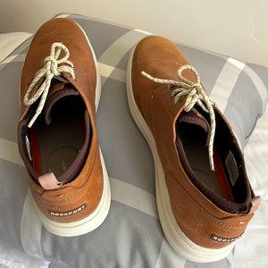 Mens shoes